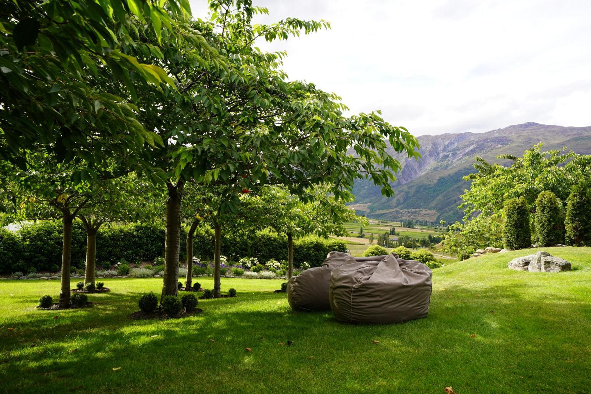 Mt Rosa Lodge Boutique Vineyard Accommodation Ванака Екстер'єр фото