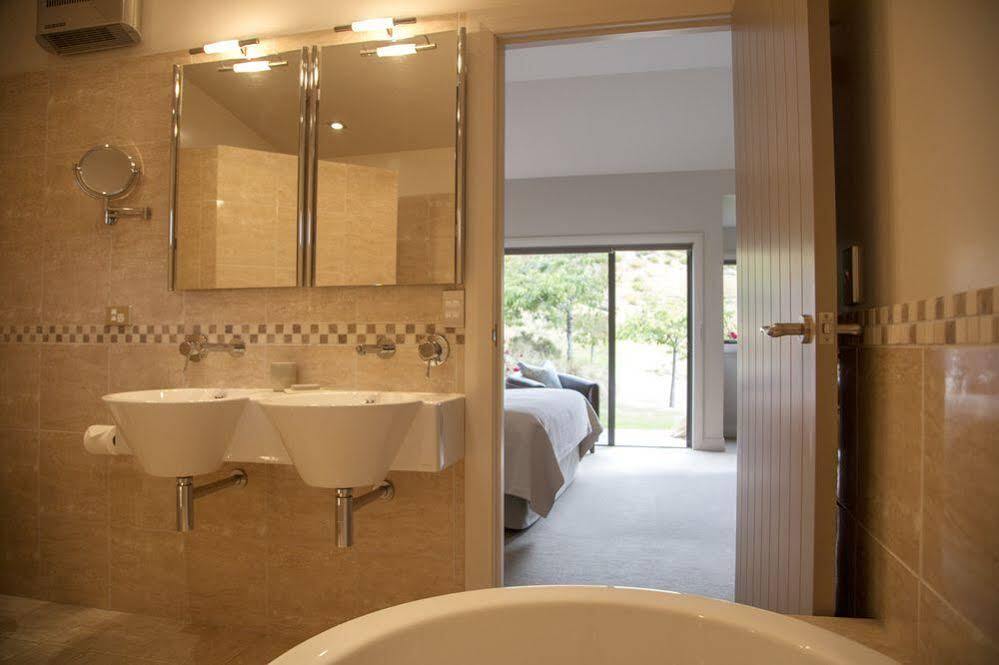 Mt Rosa Lodge Boutique Vineyard Accommodation Ванака Екстер'єр фото